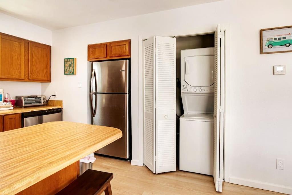 Deeded Beach Access in Heart of GS and 10 min Walk to Hangout