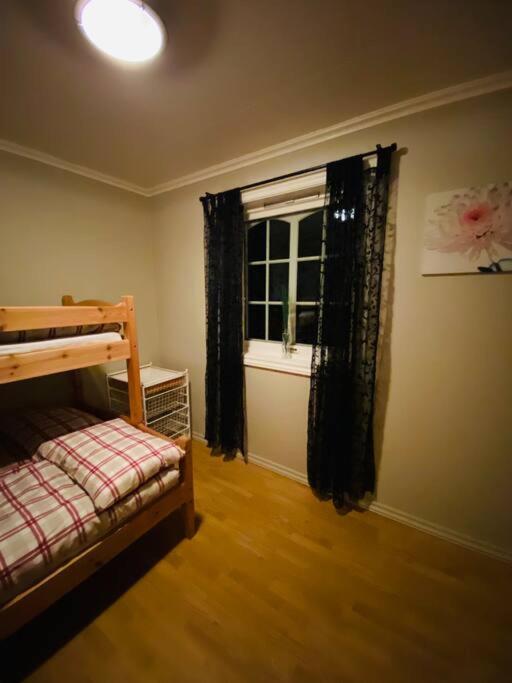 Hjemmekoselig leilighet i underetasje