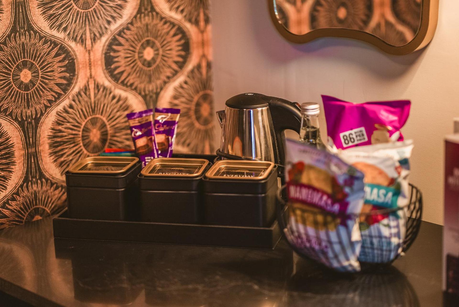 Coffee/tea facilities