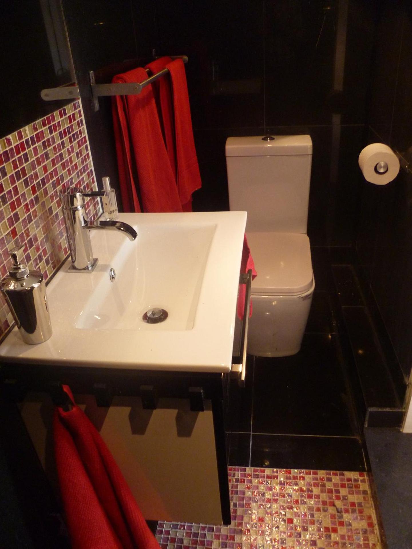 The Music Room - Kingsize Double Oak Studio - Sleeps 2 - Quirky - Rural