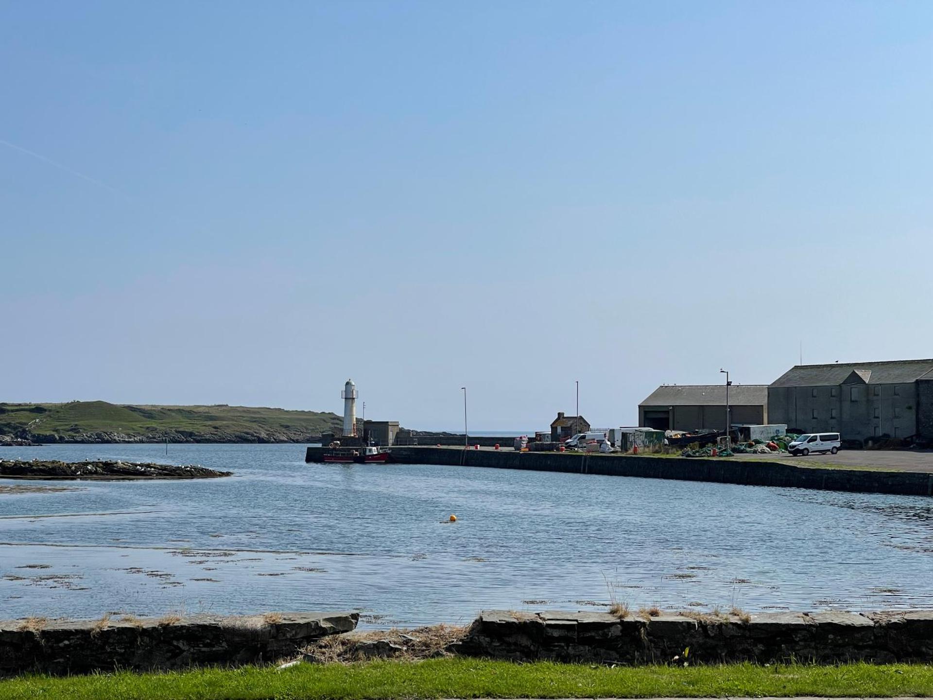 Lovely apartment overlooking the harbour and bay