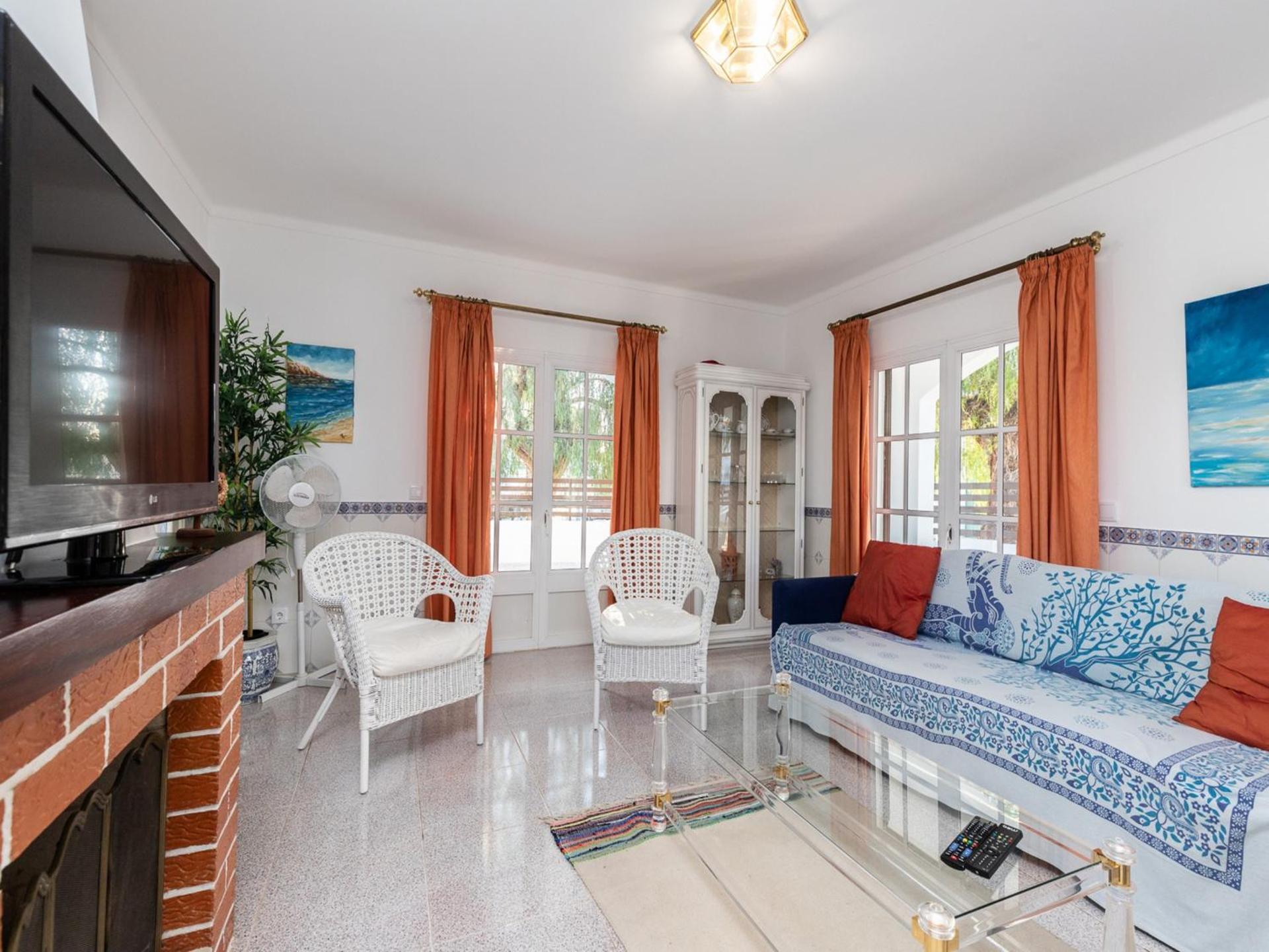 Communal lounge/ TV room