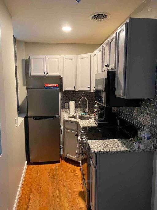 Downtown Albany 1 Bed + Workstation @ Maiden Lane