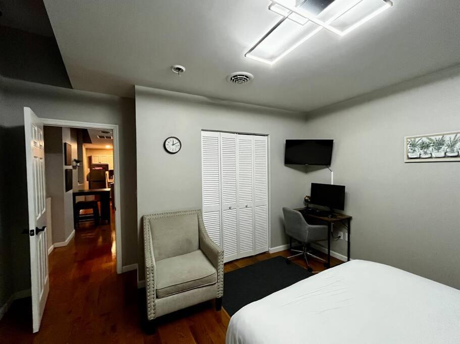Downtown Albany 1 Bed + Workstation @ Maiden Lane