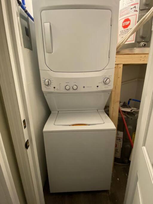 Downtown Albany 1 Bed + Workstation @ Maiden Lane