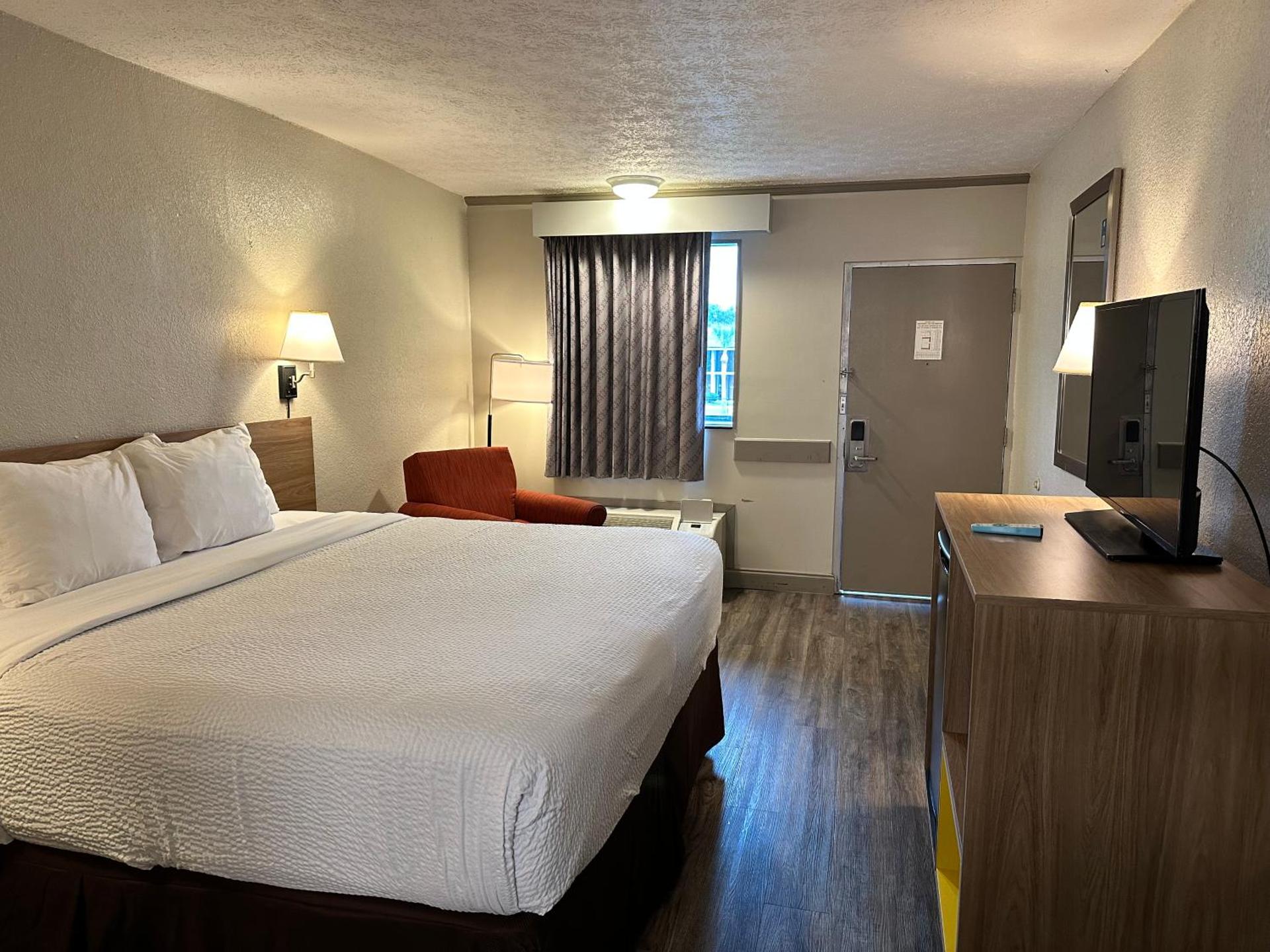 King Room - Non-Smoking