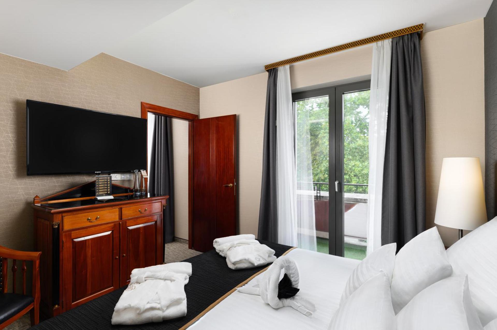 Deluxe Double Room with Balcony