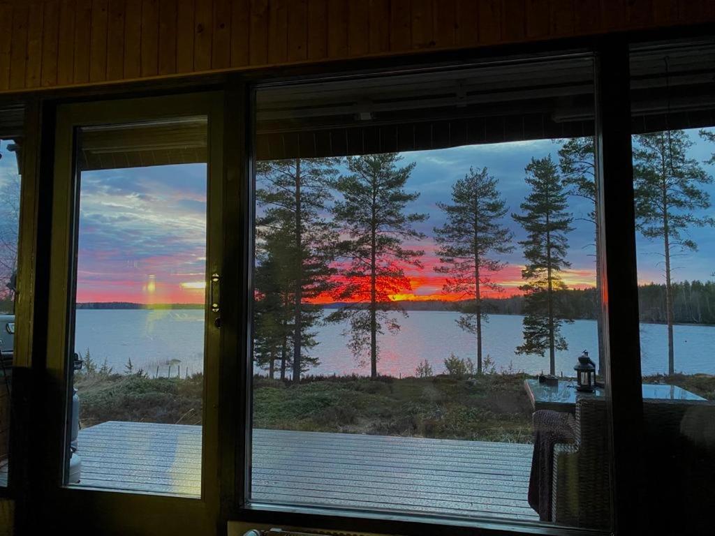 Peaceful holiday apartment with stunning lake view