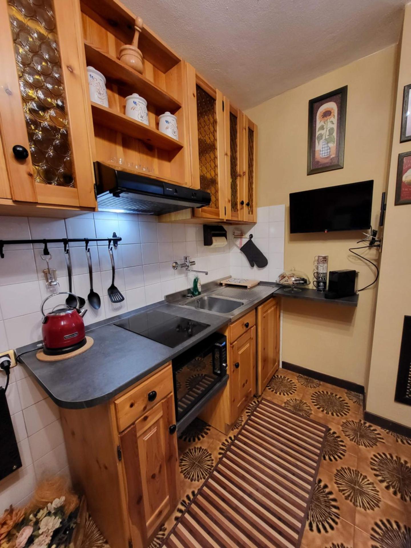 Kitchen or kitchenette