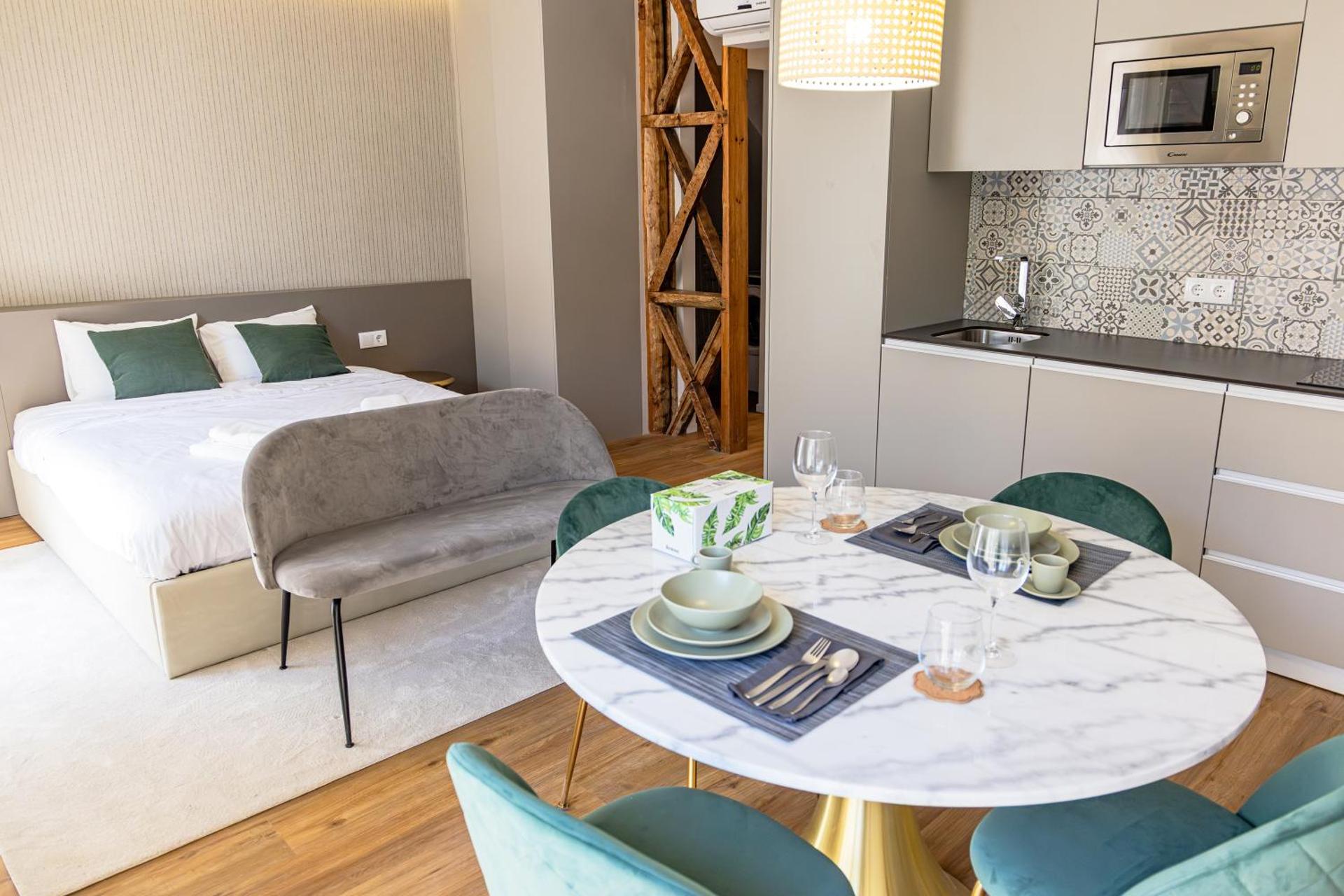 Lisbon Center History Apartment 106 Letters