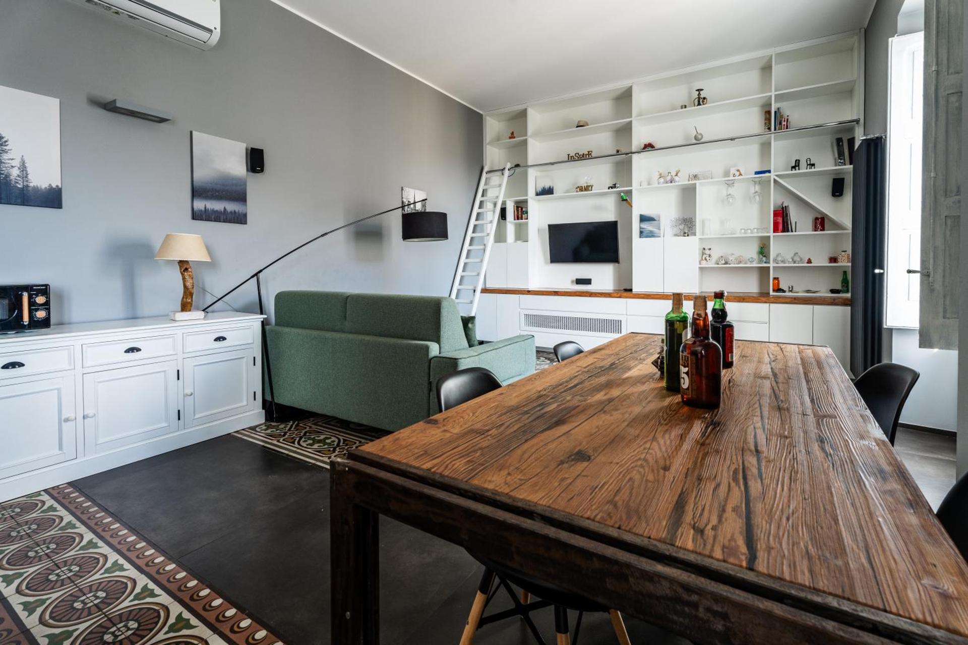 Communal lounge/ TV room