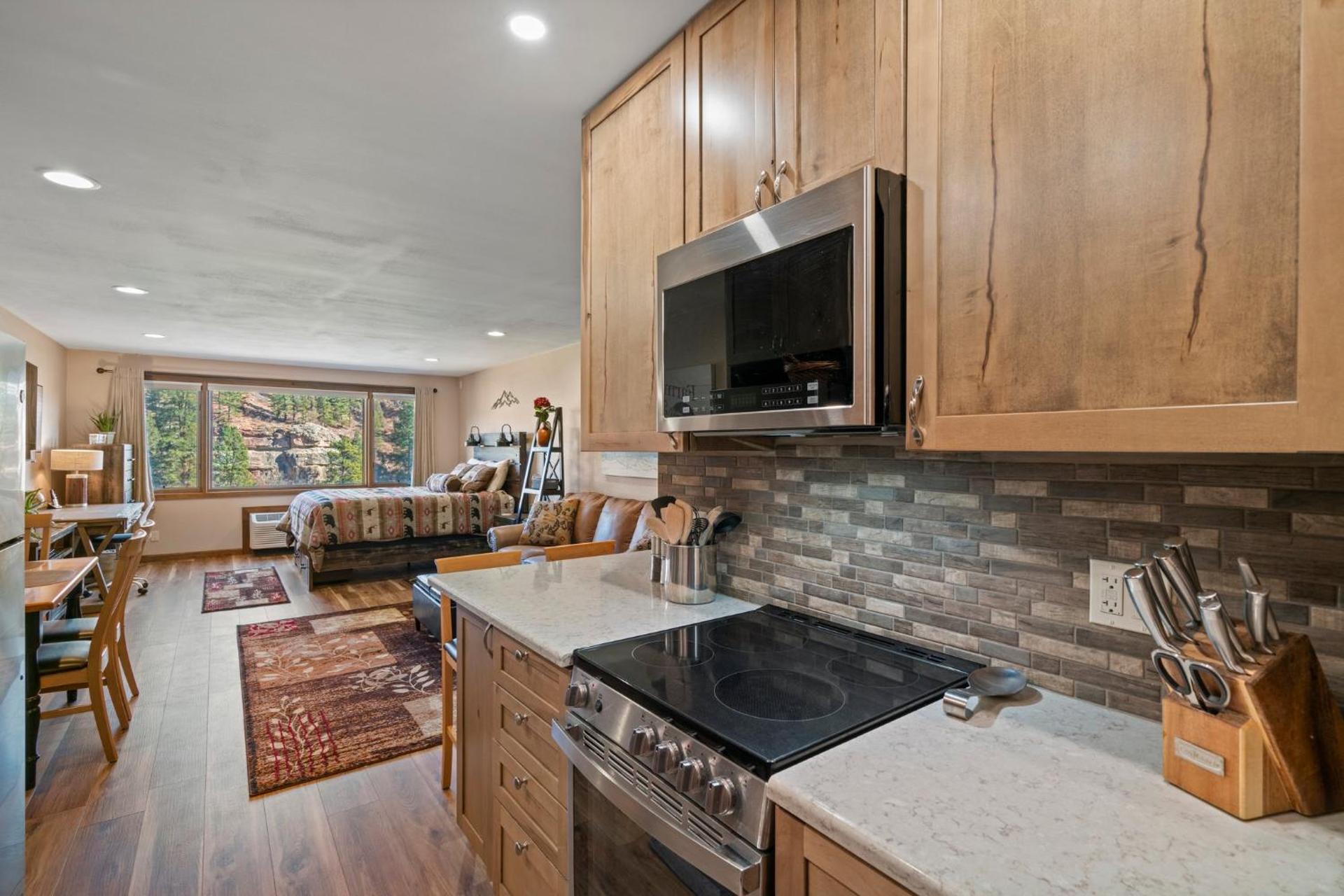 Kitchen or kitchenette