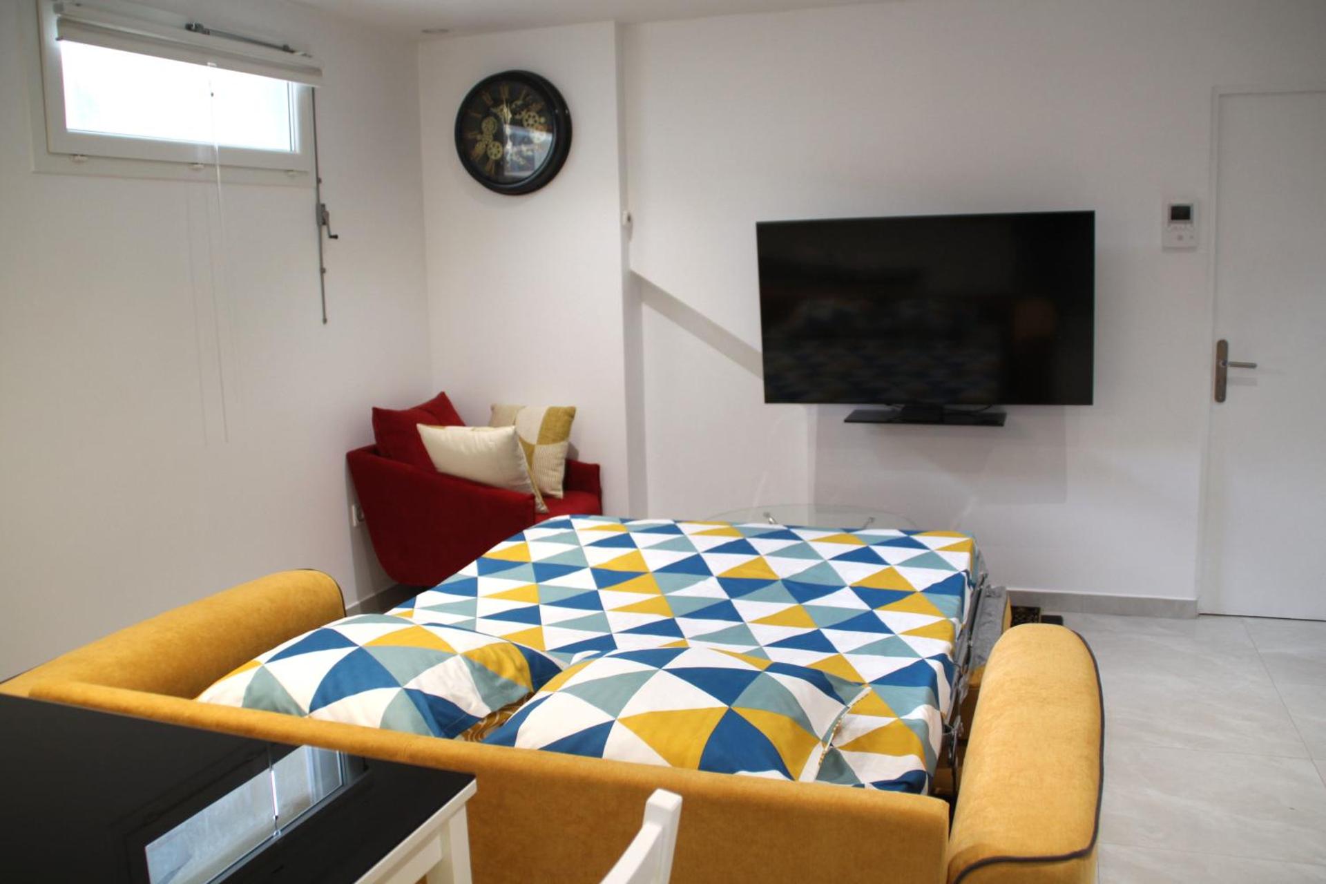 Communal lounge/ TV room