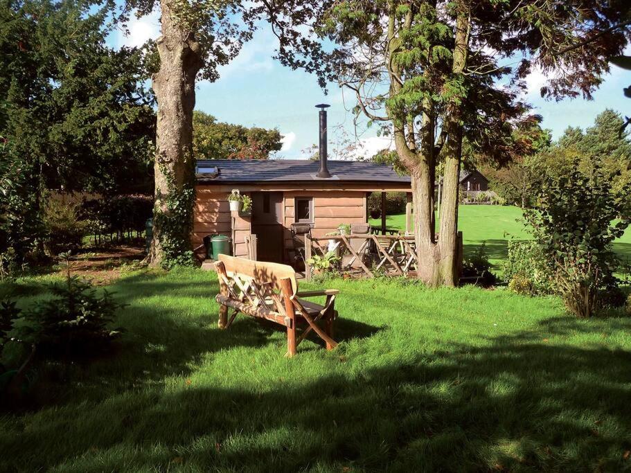 Cedarwood, an intimate and romantic cabin for two.