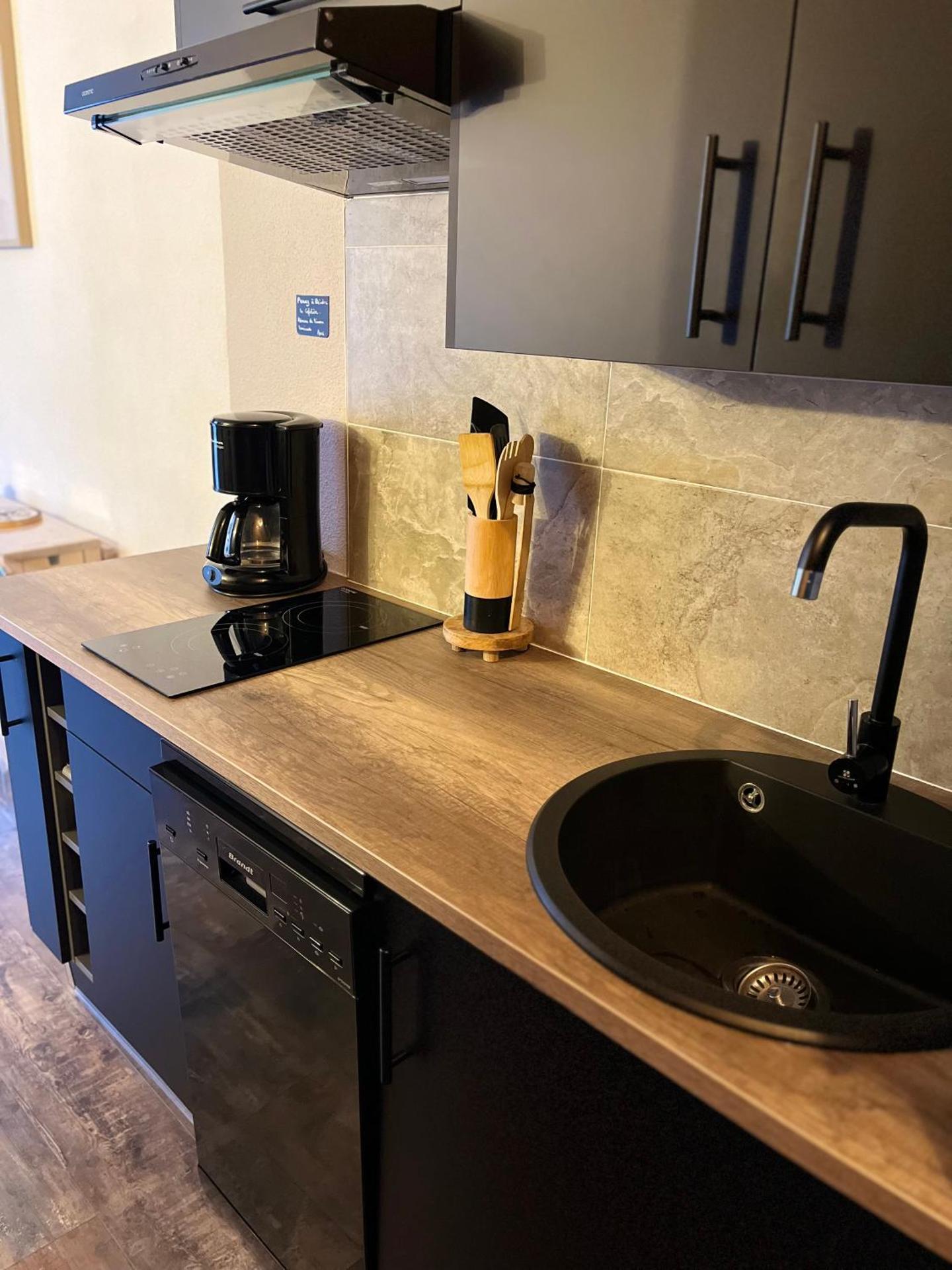 Charmant studio au pieds des remontées mécaniques.