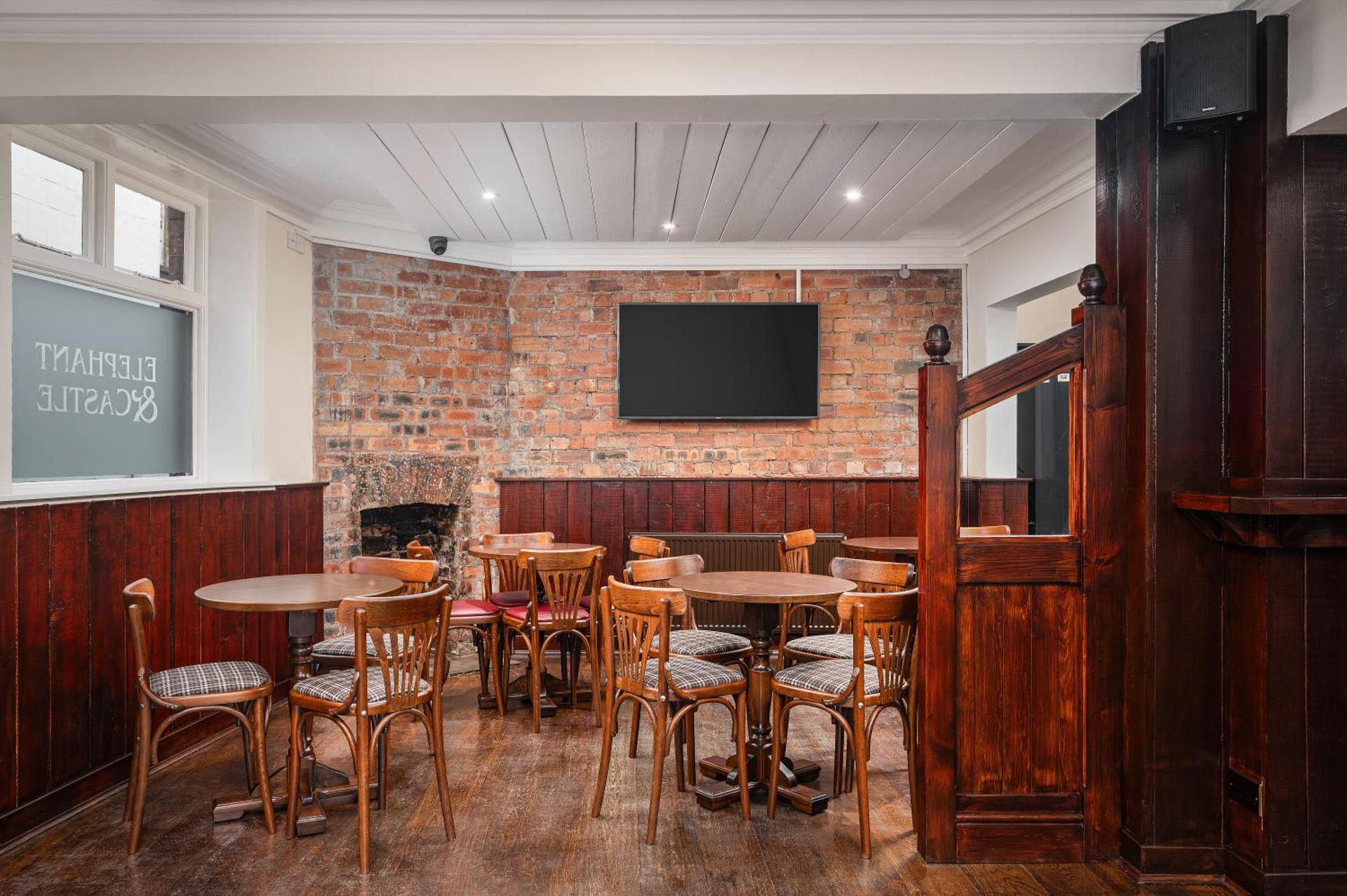 Communal lounge/ TV room