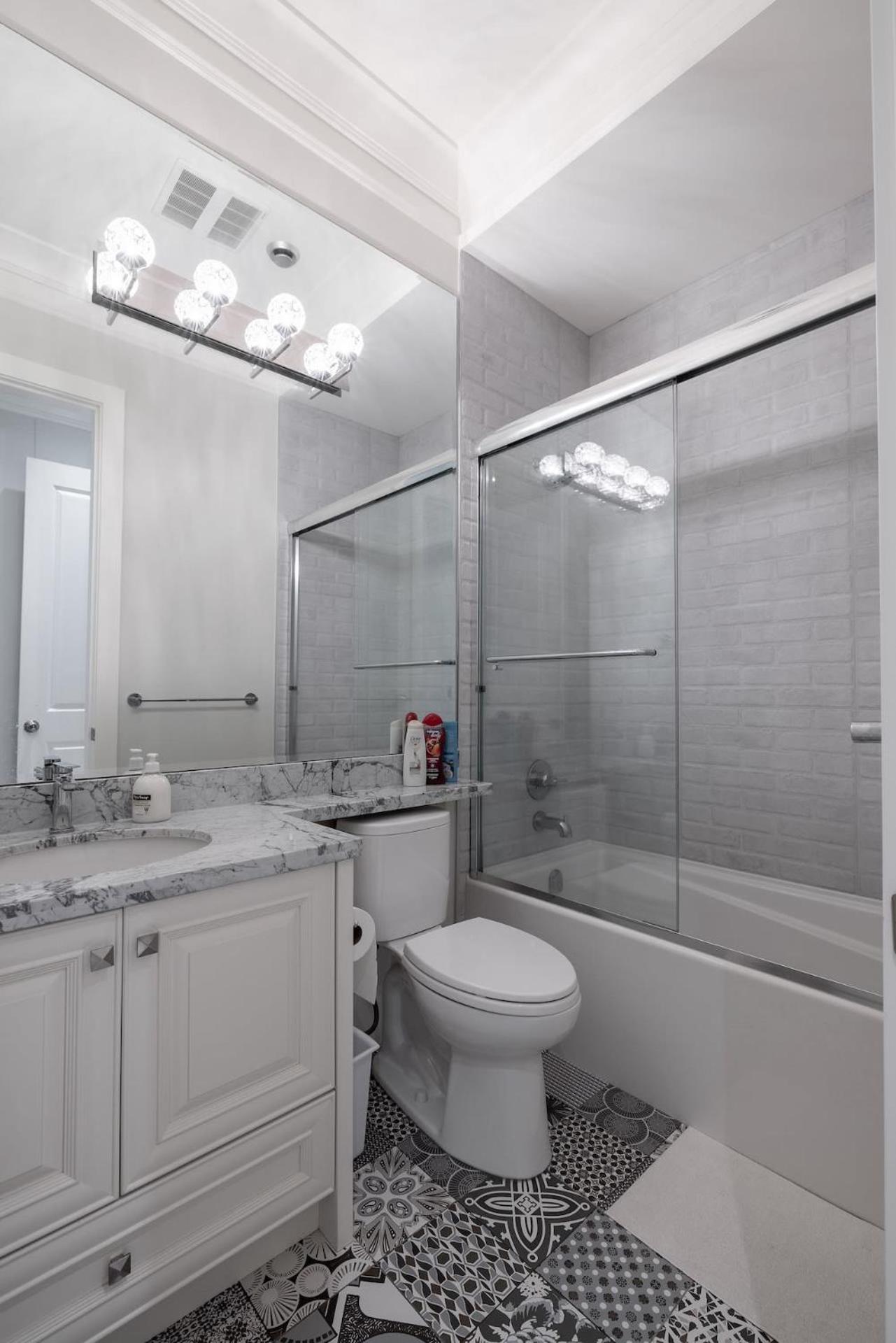 Luxurious Private Rooms in Richmond