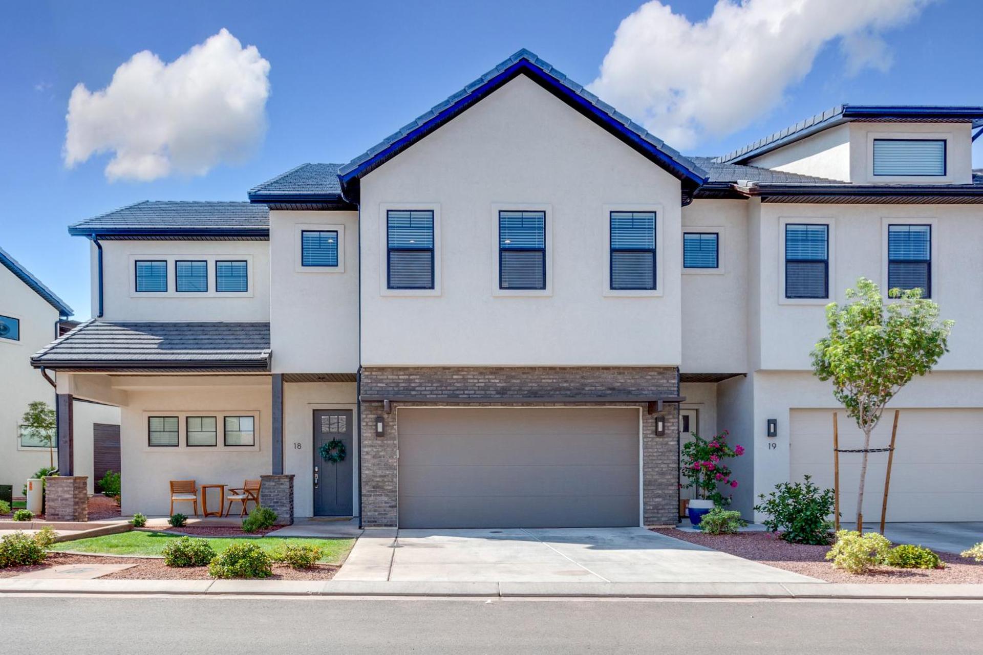 Ocotillo Springs 18 Sleeps 23, Community Pool and Hot Tub, Beautiful View of Ocotillo Springs Amenities