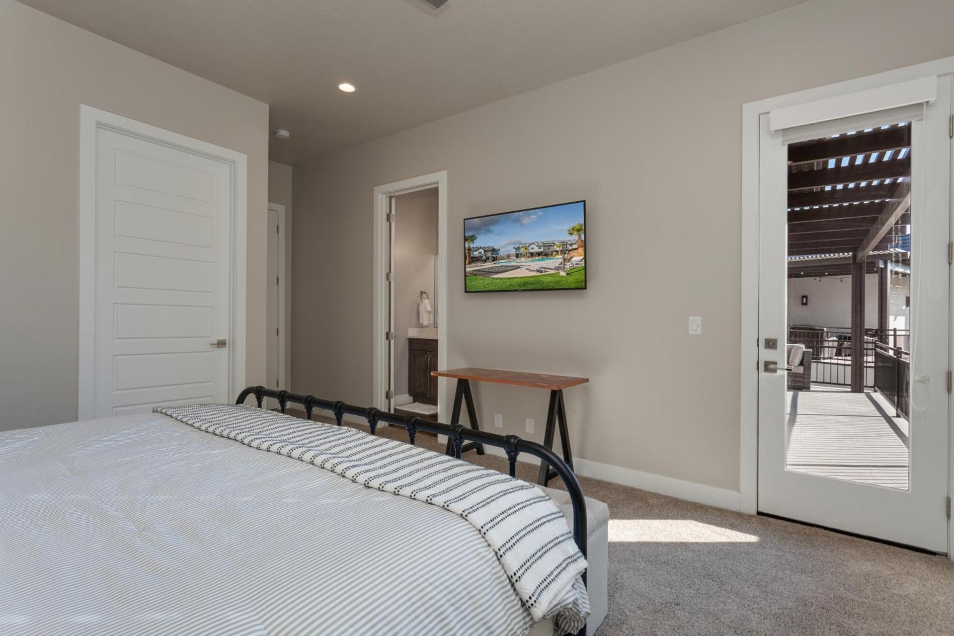 Ocotillo Springs 18 Sleeps 23, Community Pool and Hot Tub, Beautiful View of Ocotillo Springs Amenities