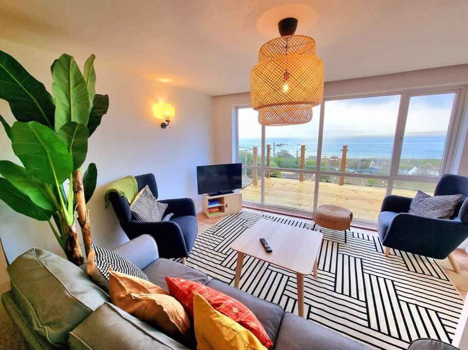 1Rosemount -Marazion - Iconic view of St Michaels Mt, Sea, Beach, 2xParking, Netflix Prime