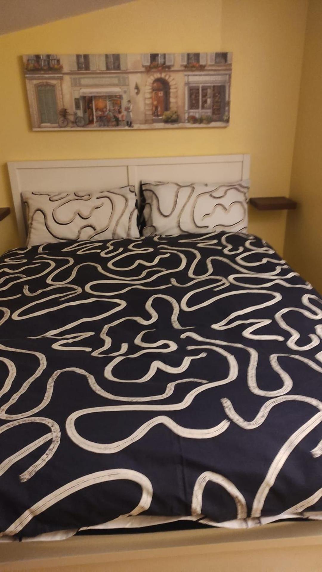 Welcome, Bienvenue, Chez Charly!