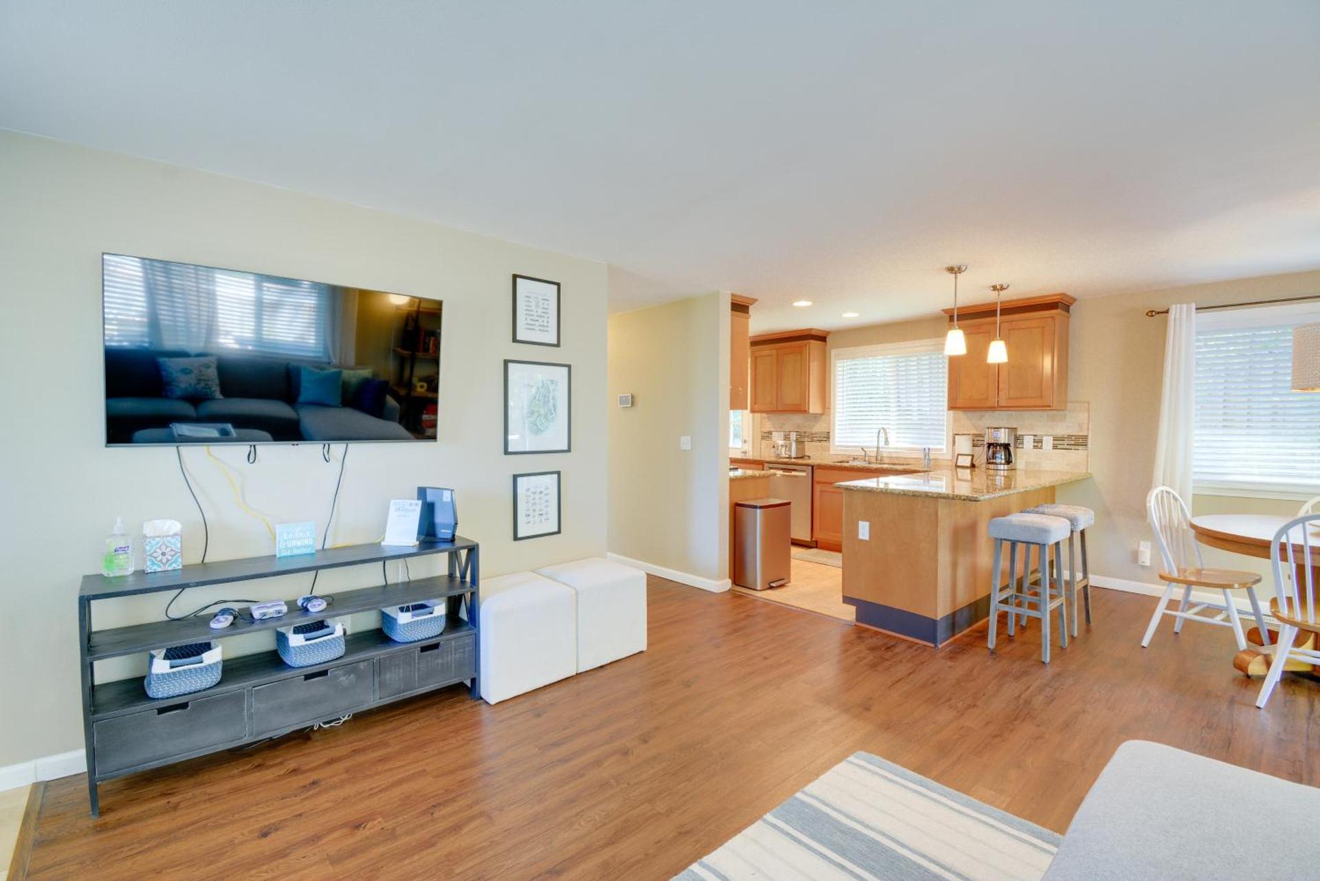 Gig Harbor Vacation Rental Home 1 Mi to Uptown!