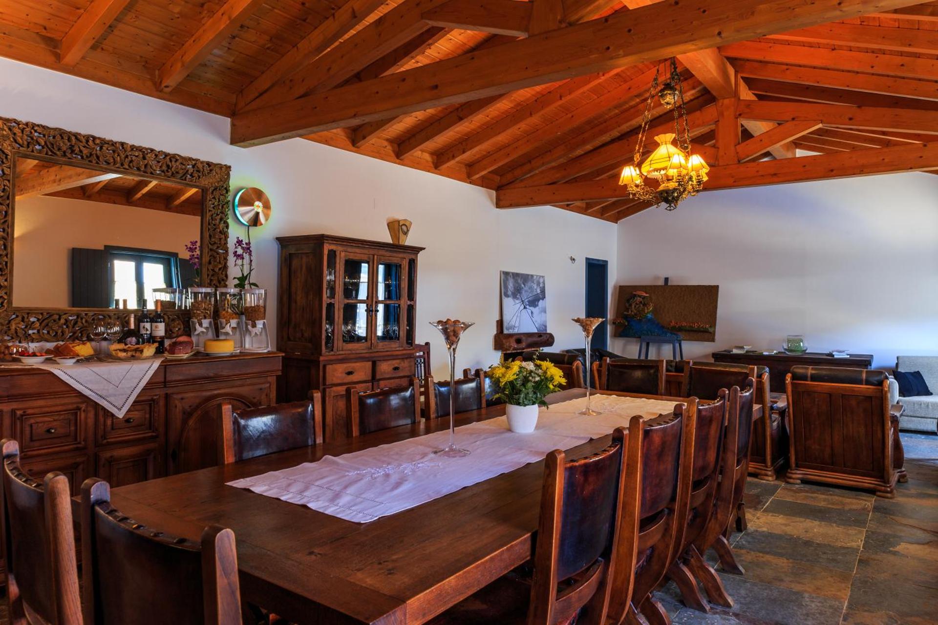 Communal lounge/ TV room