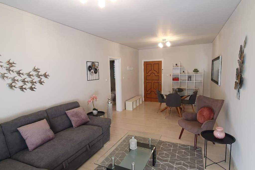 Seaside Beauty 5 min Vouliagmeni Beach