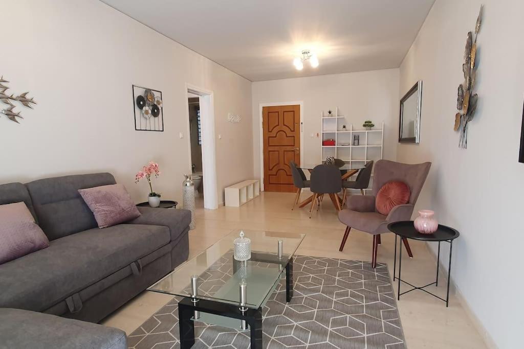 Seaside Beauty 5 min Vouliagmeni Beach