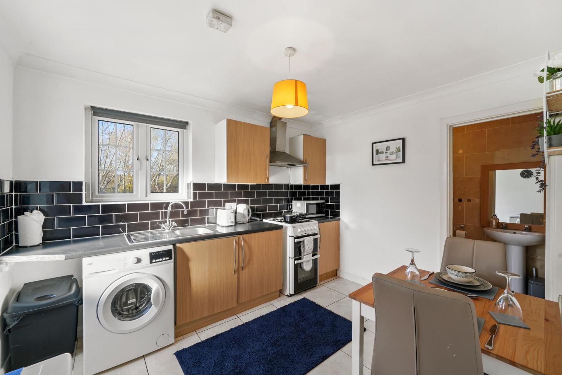 1 bedroom flat Aylesbury, Private Parking, Fowler rd