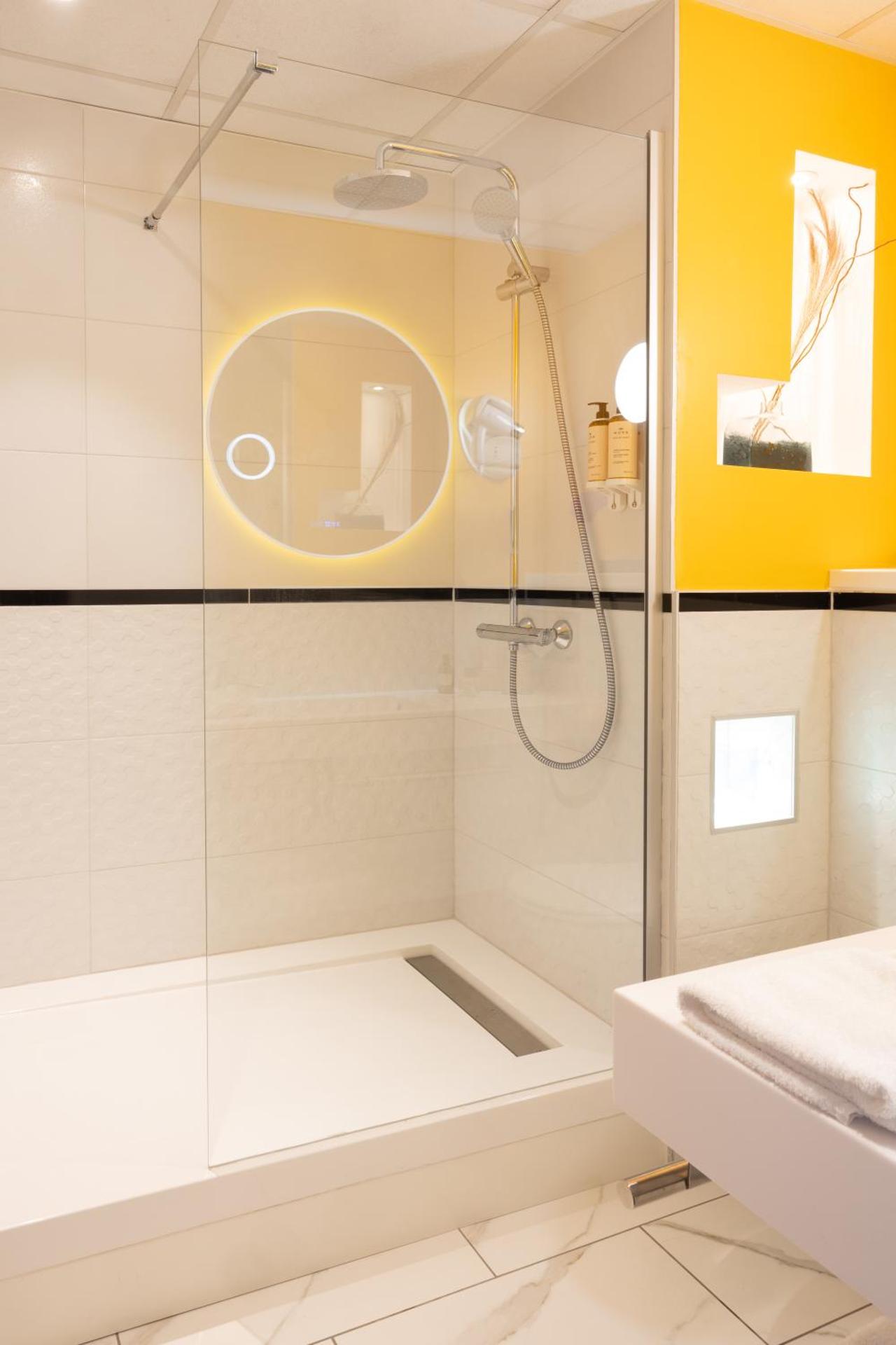 Superior Room with Two Zip Beds and a Single Bed