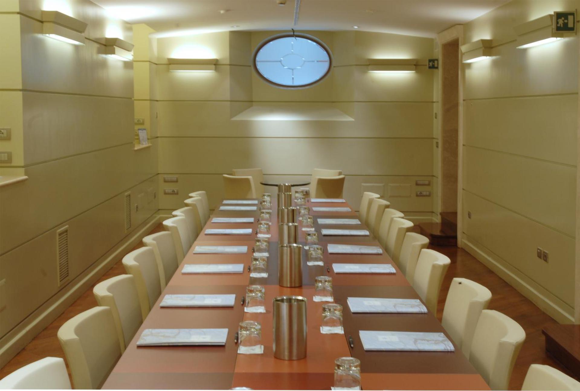 Meeting/conference room