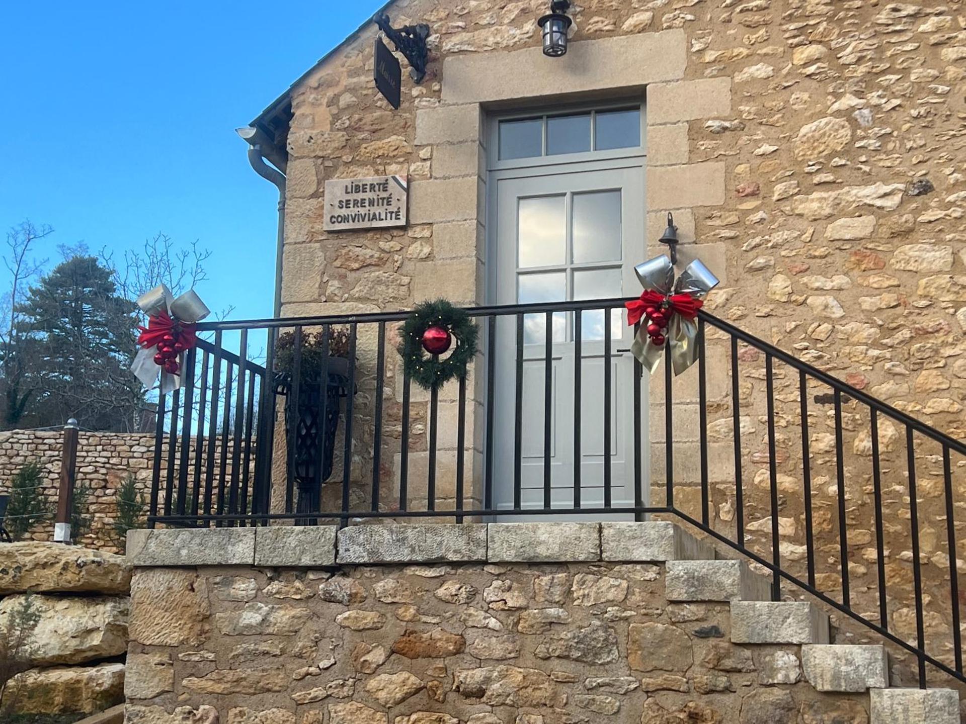 Hameau du Château de Giverzac, gîtes luxueuses