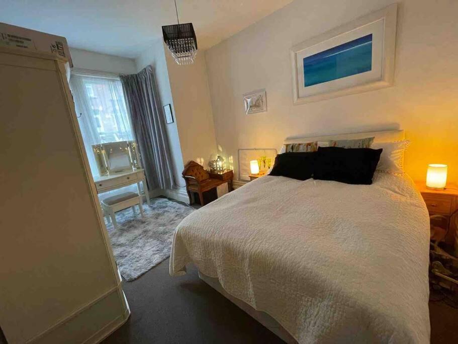 One/Two Bedroom Apartment Close to Sea & Centre