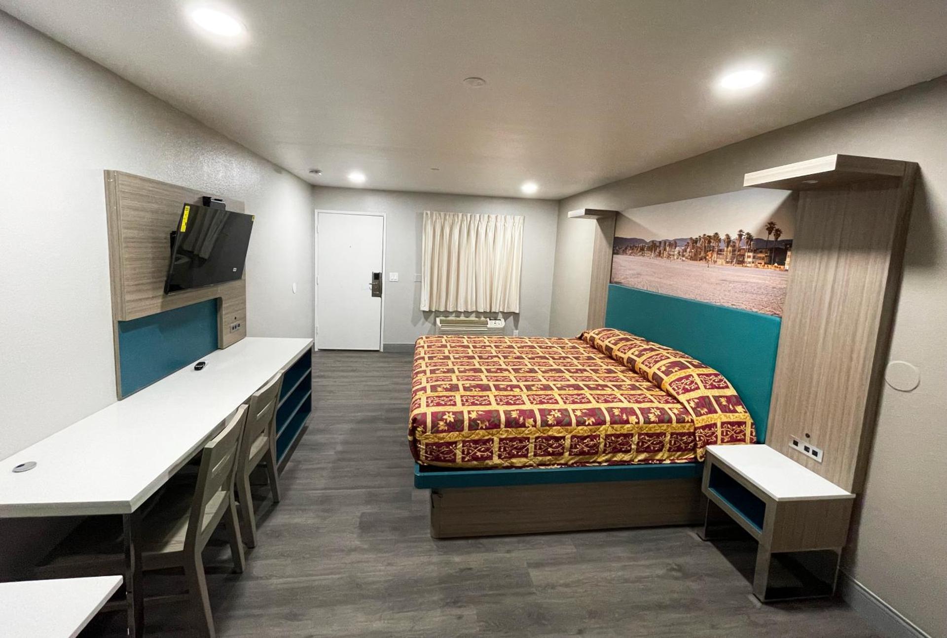 New Star Inn El Monte, CA - Los Angeles