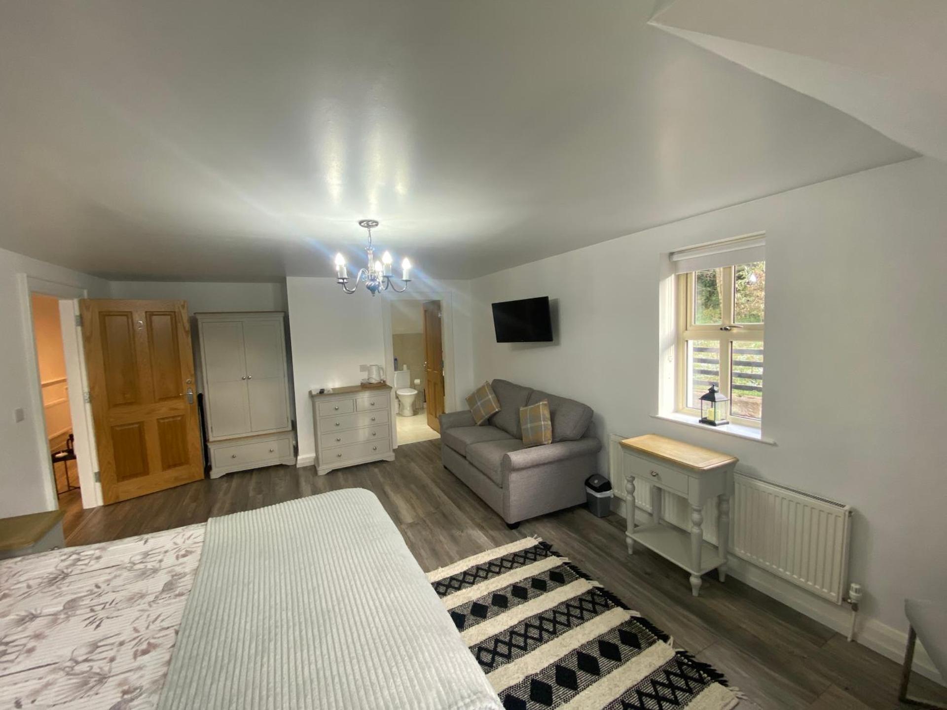 Rostrevor Valley House -Mountainside Hot Tub View