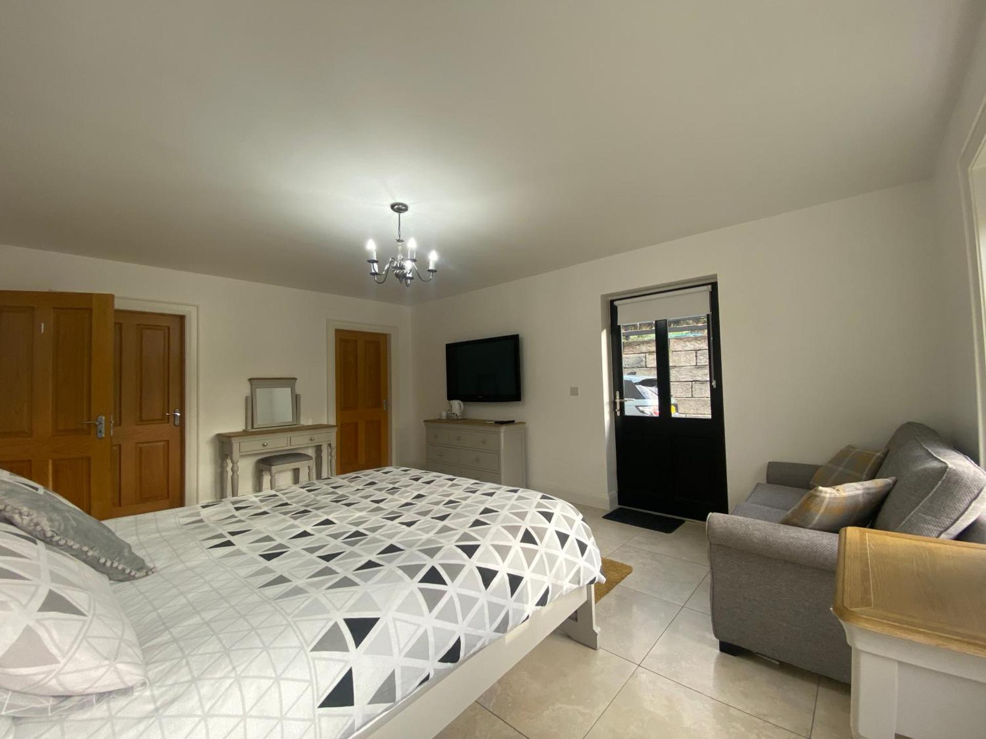 Rostrevor Valley House -Mountainside Hot Tub View