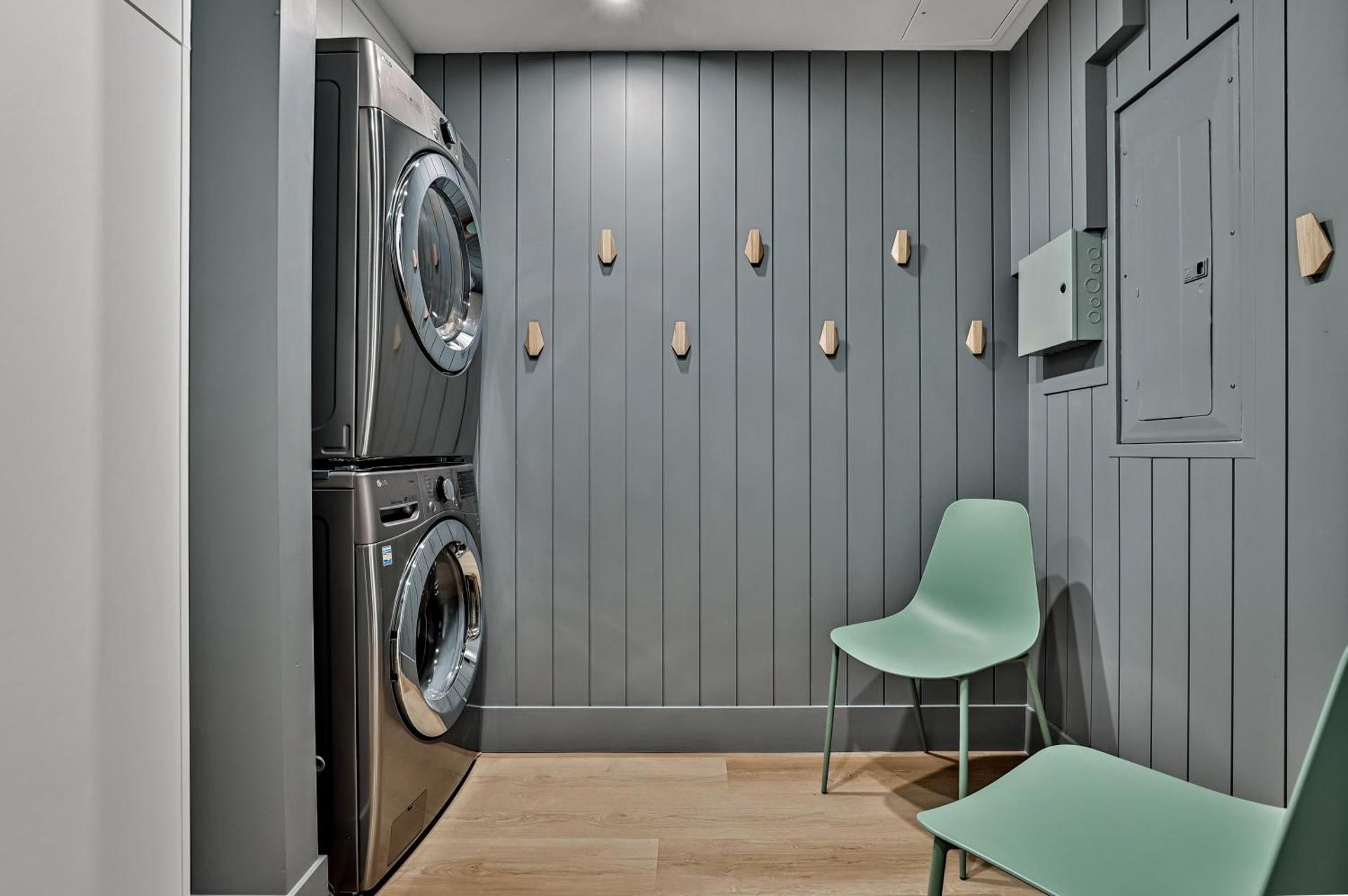 Ravens Crest Lodge - Stunning Views Perfectly Located on Main Street