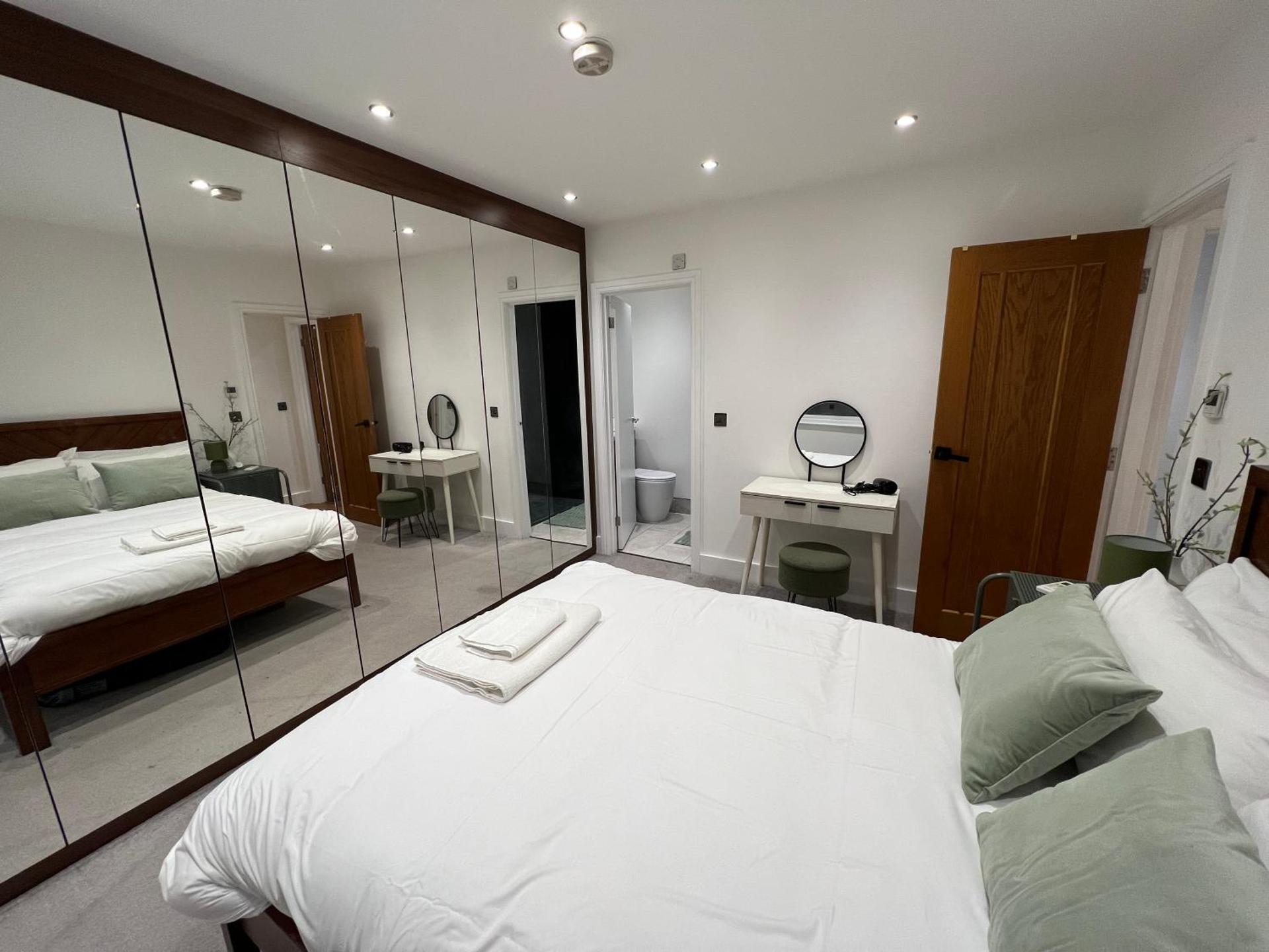 Streatham House - 2 Bedroom - Sleeps 6 - Free WiFi