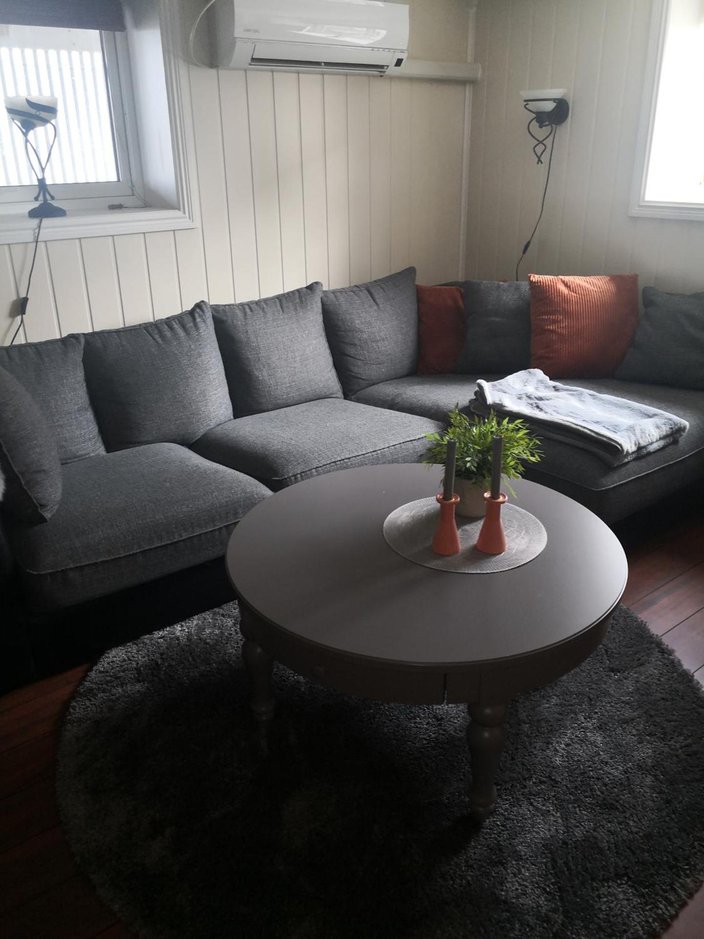 Studioleilighet i kjeller ved stranden og hvalsenter NB Må vaskes etter endt leie eller betale rengjøringshjelpen 500 kr