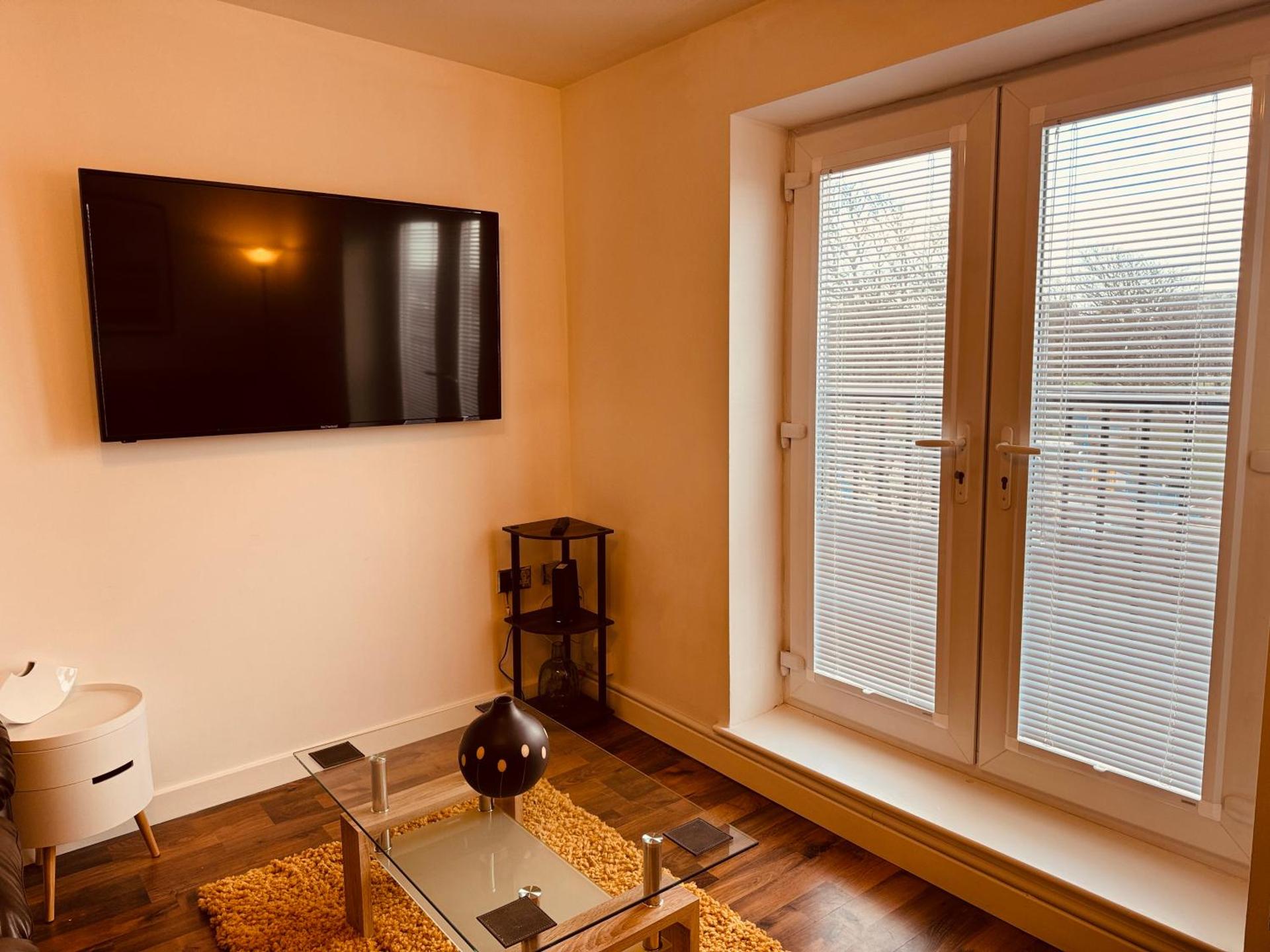 Spanish City View 2, Luxury Sea Front Apartment Free Onsite Parking