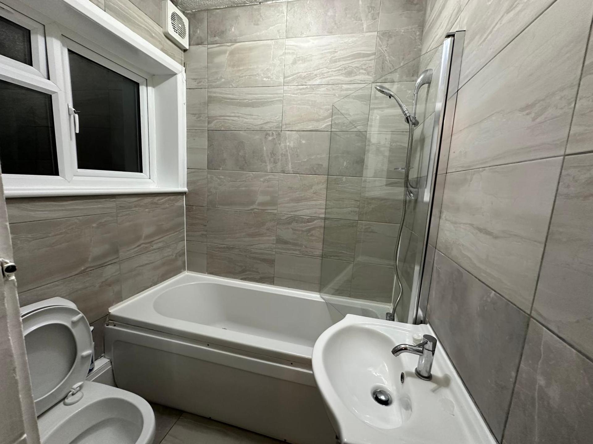 3rd Studio Flat With Private Toilet and Bathroom Setup For Family Enjoyment 134 Keedonwood Road Bromley