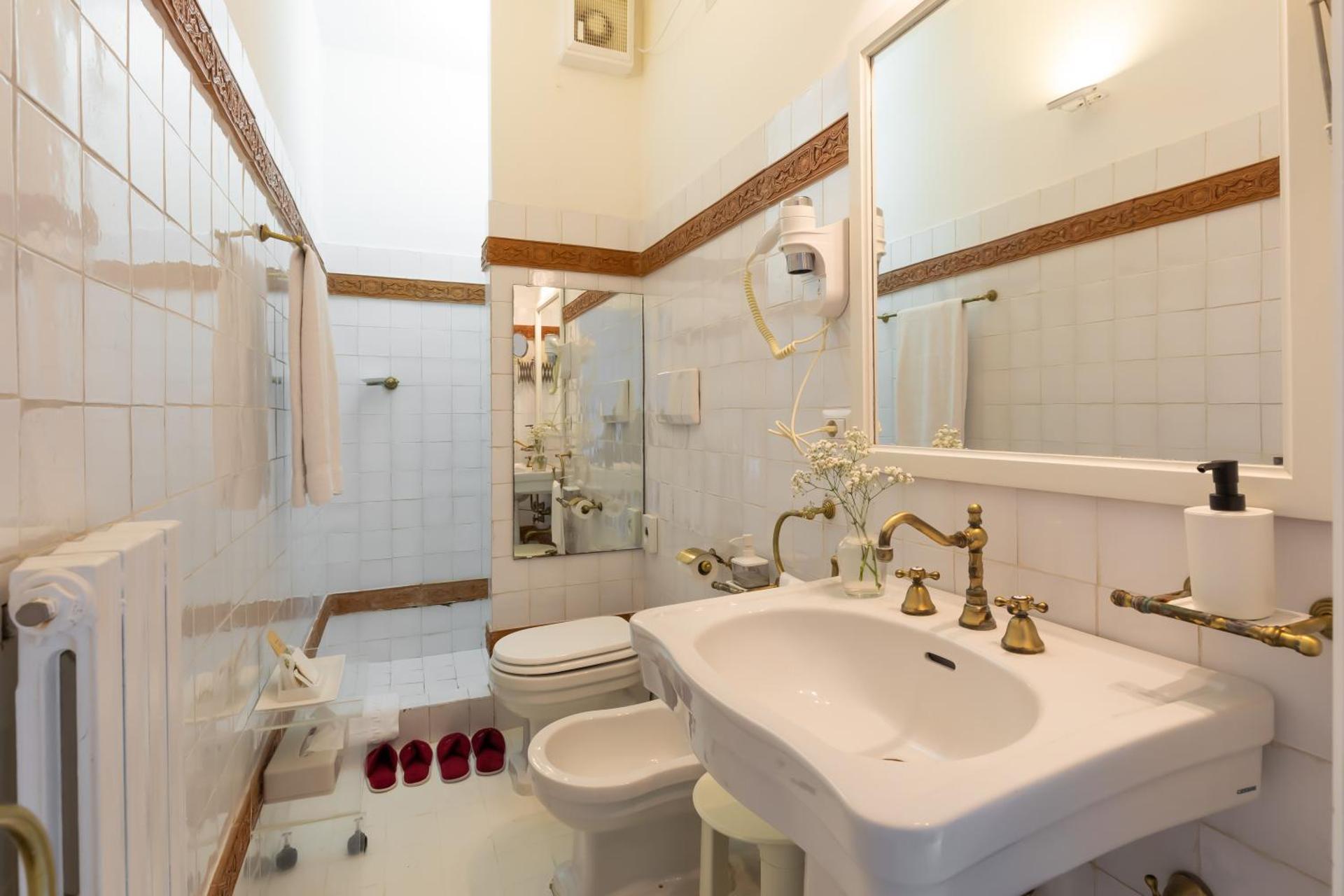 Family Room with Garden View