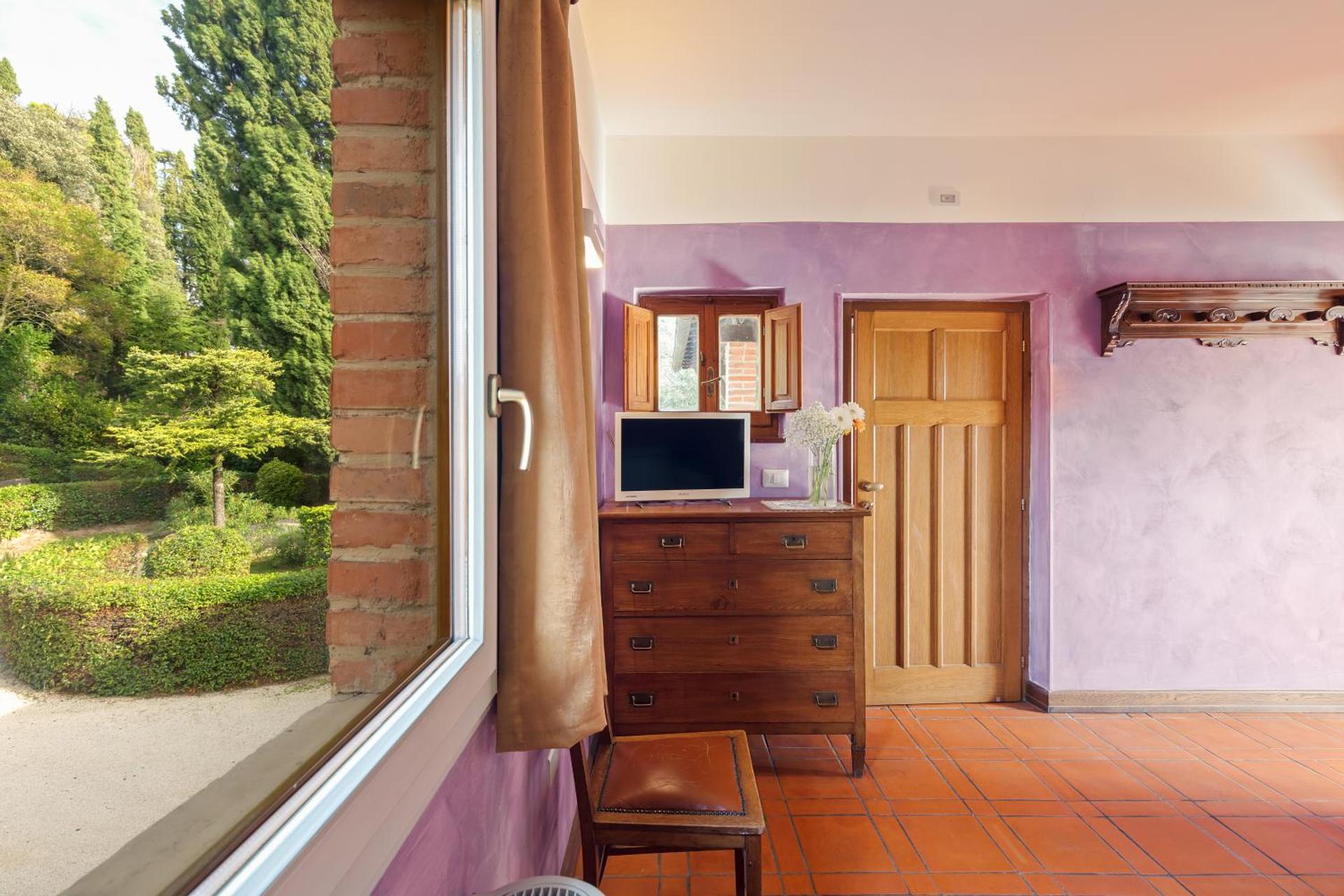 Family Room with Garden View