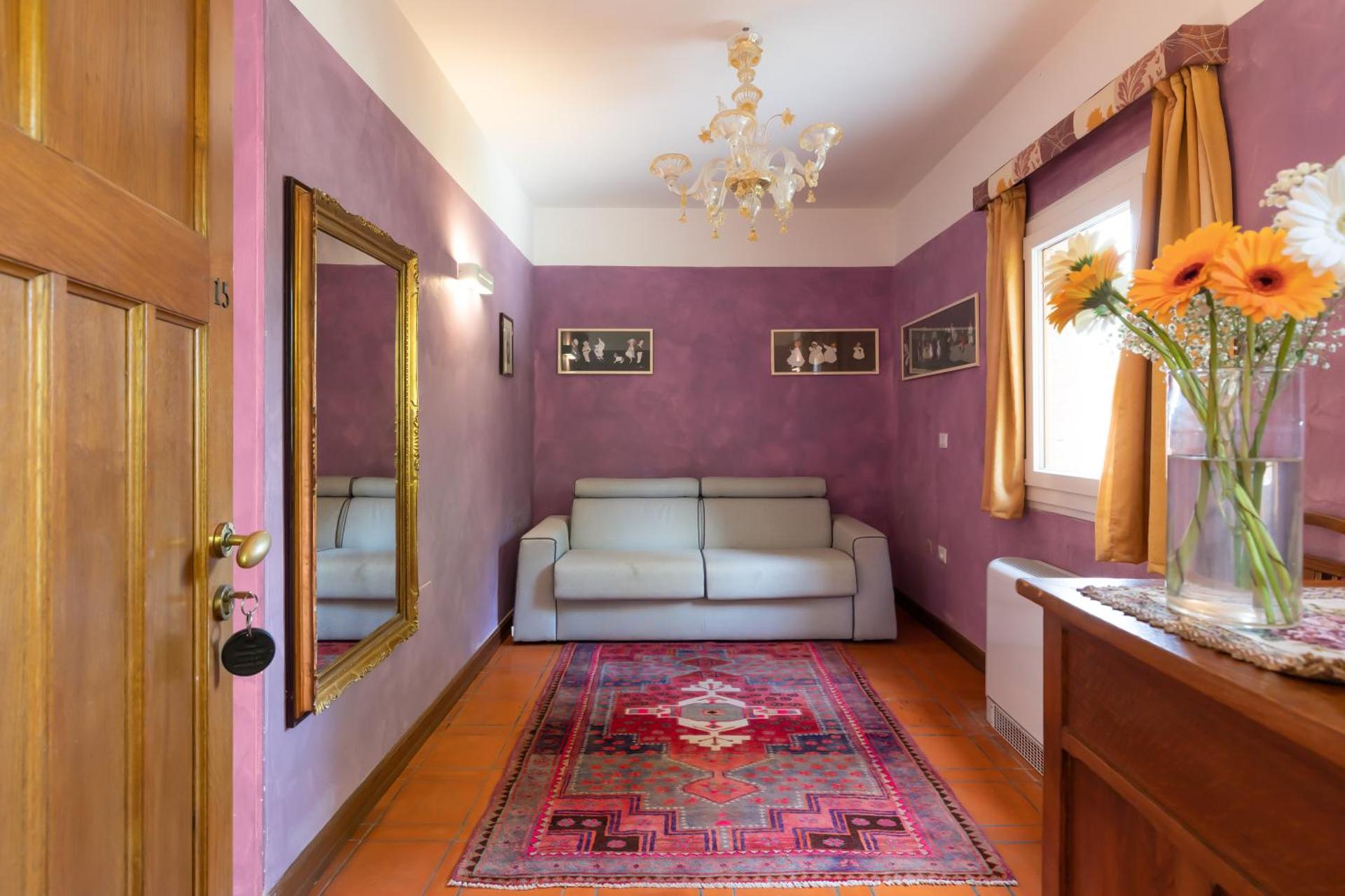 Family Room with Garden View