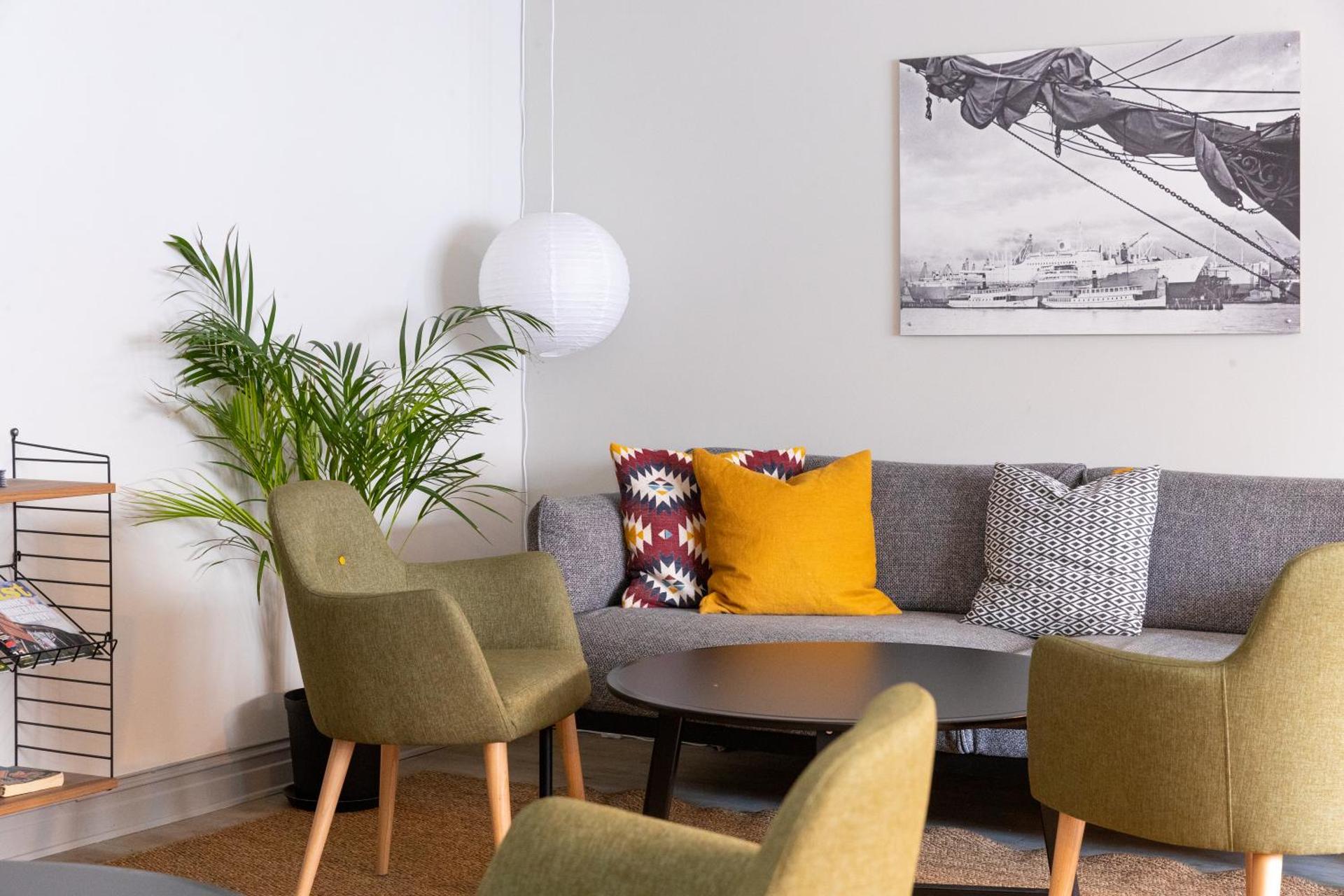 Communal lounge/ TV room