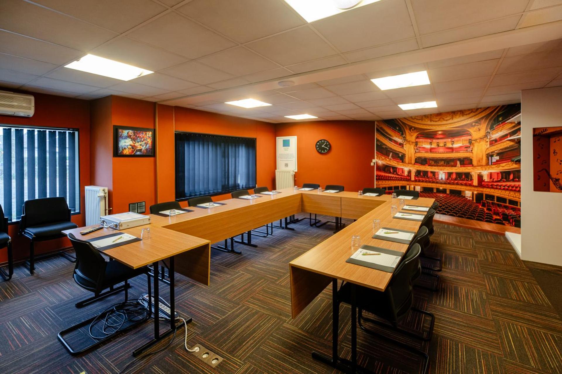 Meeting/conference room