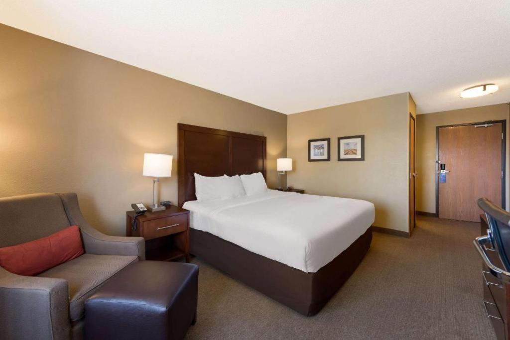 King Room - Mobility Accessible/Non-Smoking