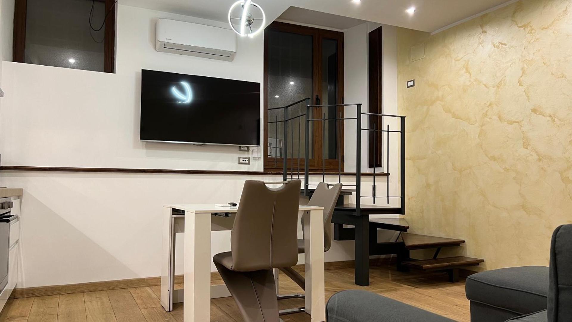 Communal lounge/ TV room