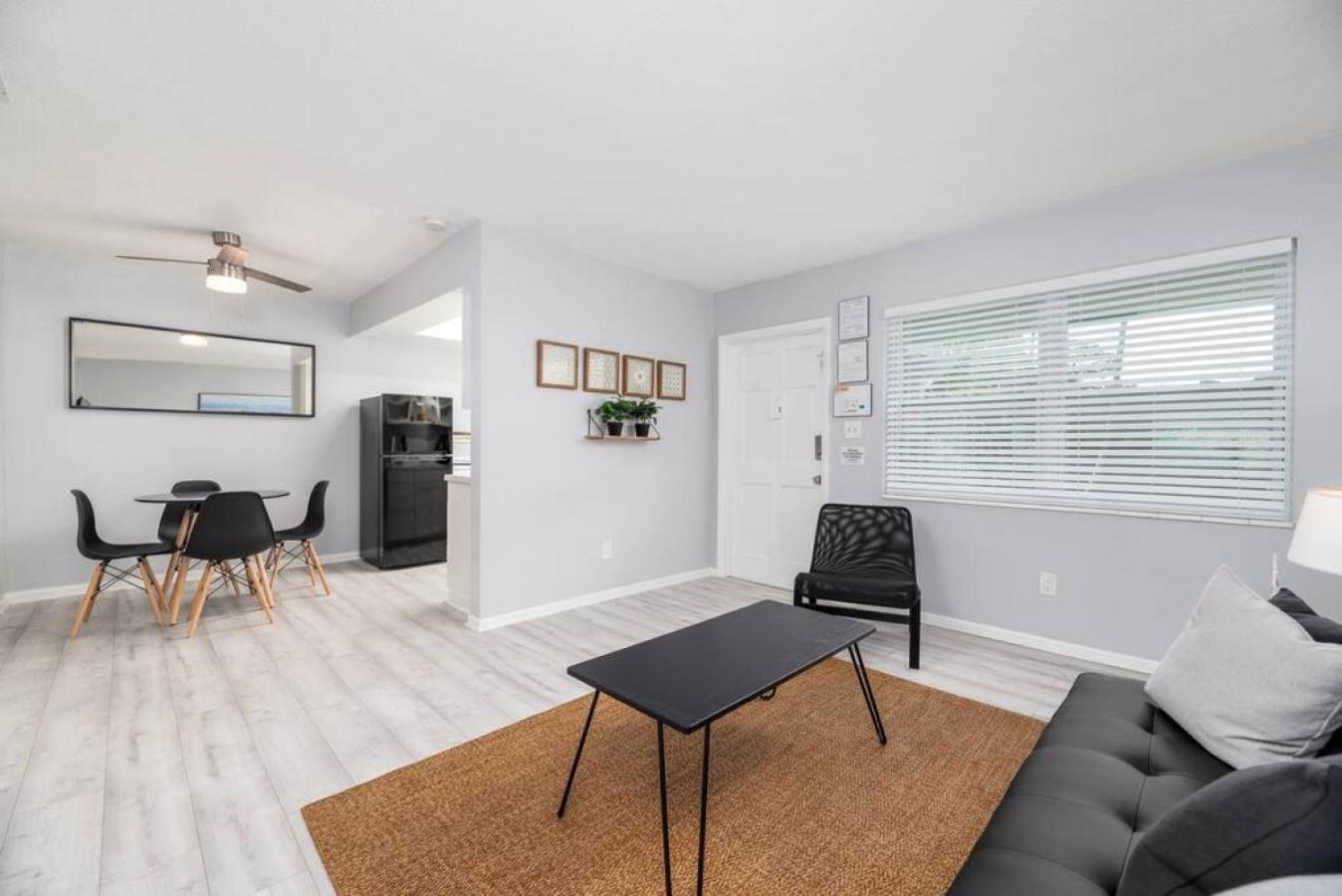 Short Walk to Wilton Drive Apt2